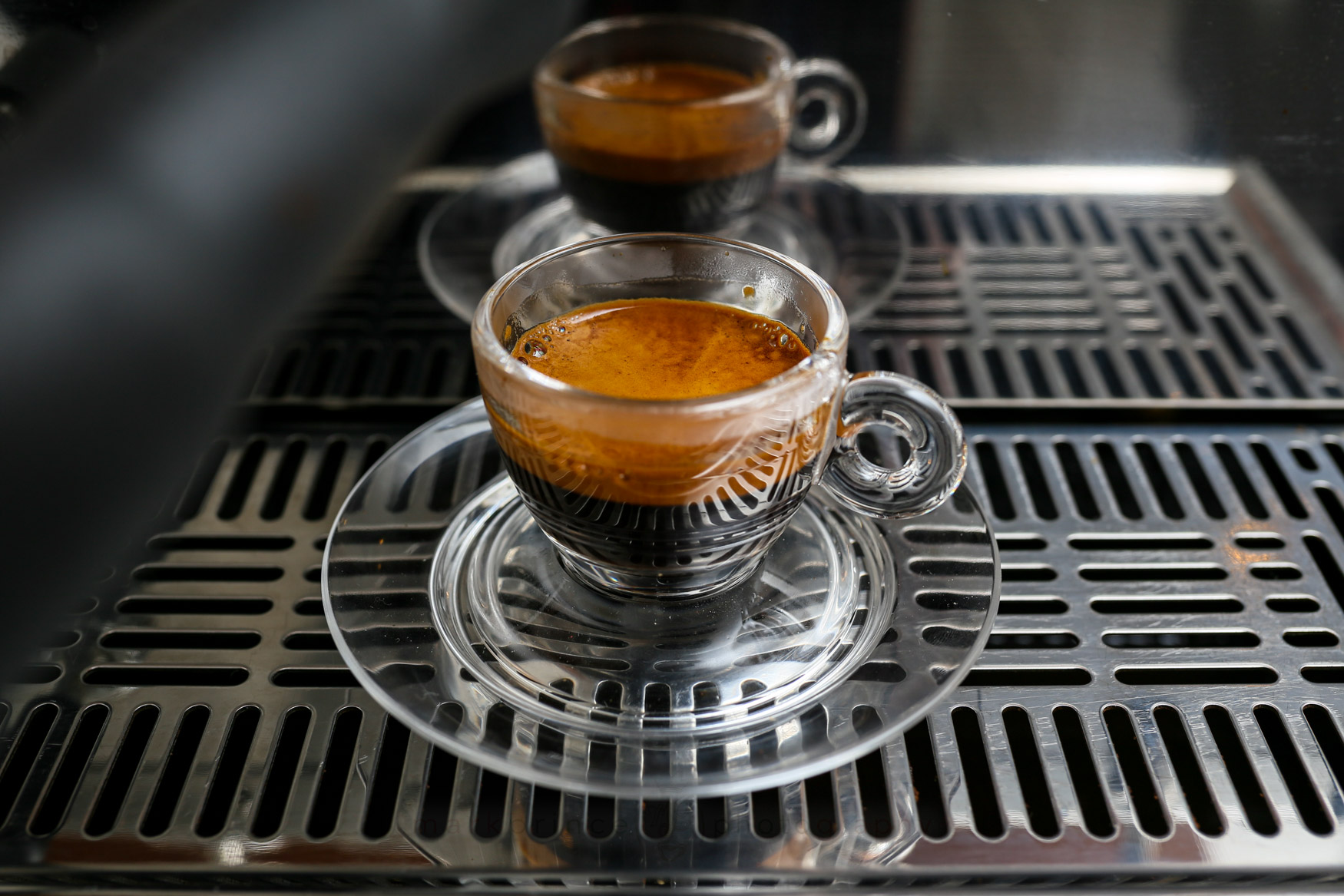 https://www.coffeegeek.com/wp-content/uploads/2021/06/espressoshot-1.jpg
