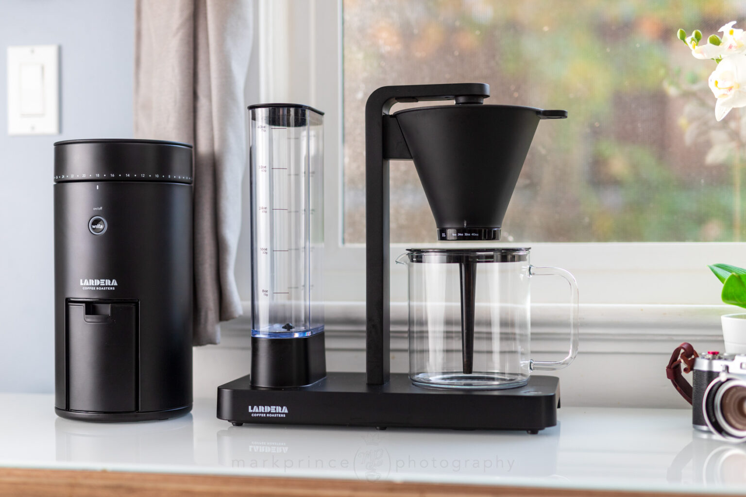 The Wilfa Uniform is an excellent single dose brewer for almost any brewing method, but is a match made in heaven when paired up with the Wilfa Performance auto drip coffee maker.