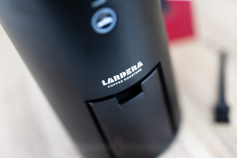 The Lardera Coffee branding is visible on all the 110V versions of the Uniform grinder.