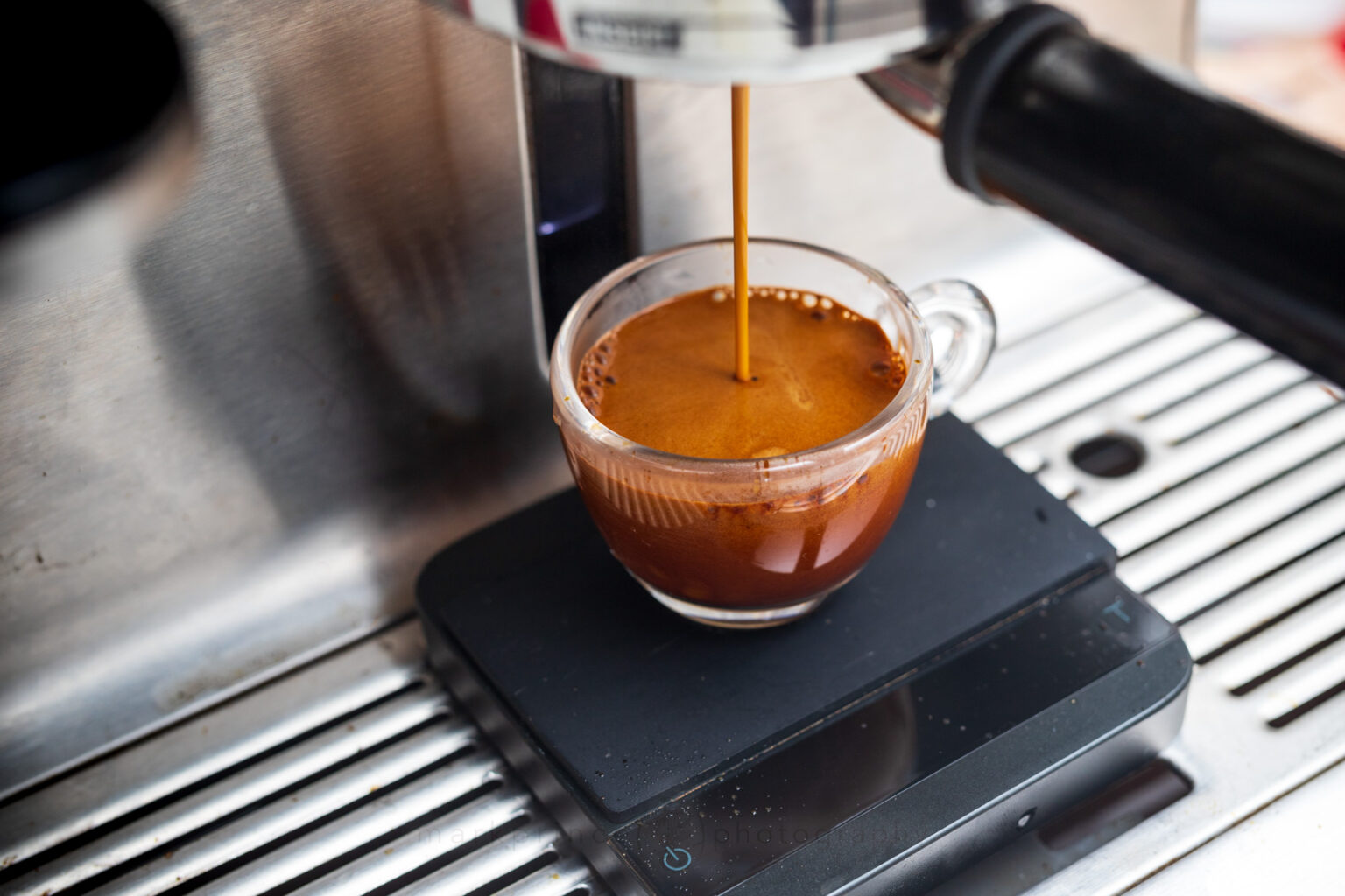 If you'll note, there's almost no "splatter" or evidence of pinhole extraction issues - the grind's super even, and delivers a superior shot of espresso.
