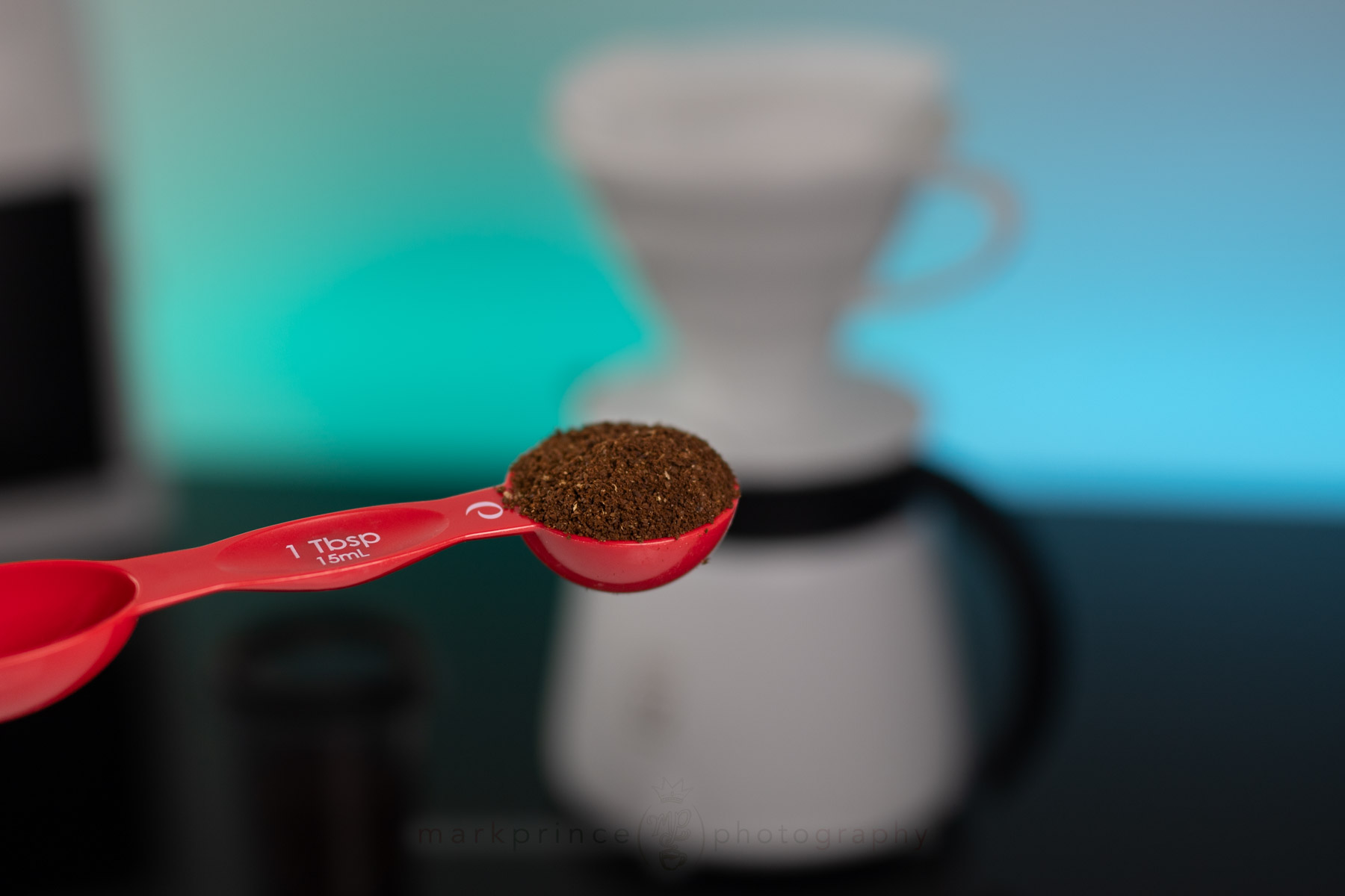 How Many Grams of Coffee per Cup Drip: Precise Measurement Guide