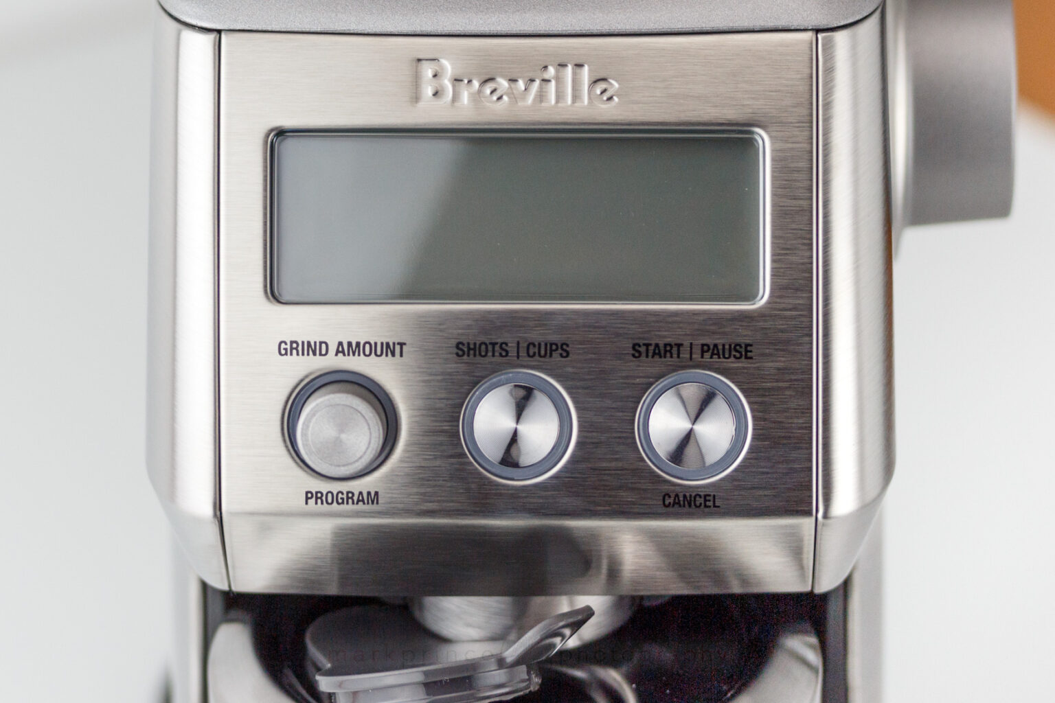 Don't care about all the possible settings in the Smart Grinder Pro? Just dial your grind time on the left dial, and press the right button to grind that timed volume everytime.