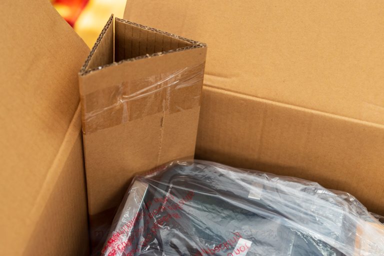 Ninja did reduce the styrofoam somewhat, by using these corner stays made of cardboard.